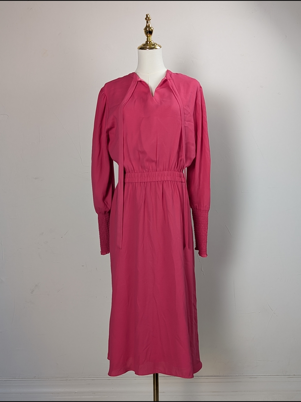 Vibrant Halogen Long Sleeve V-Neck Midi Dress in Pink
